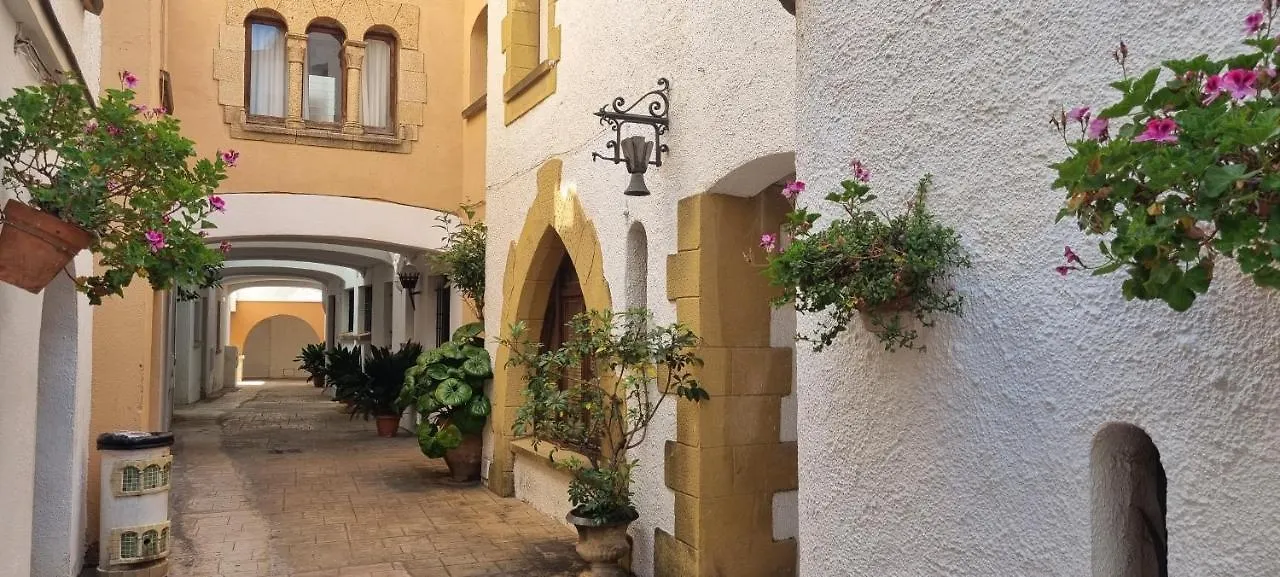 Daire Apart Roc St Gaieta Roda de Bará İspanya