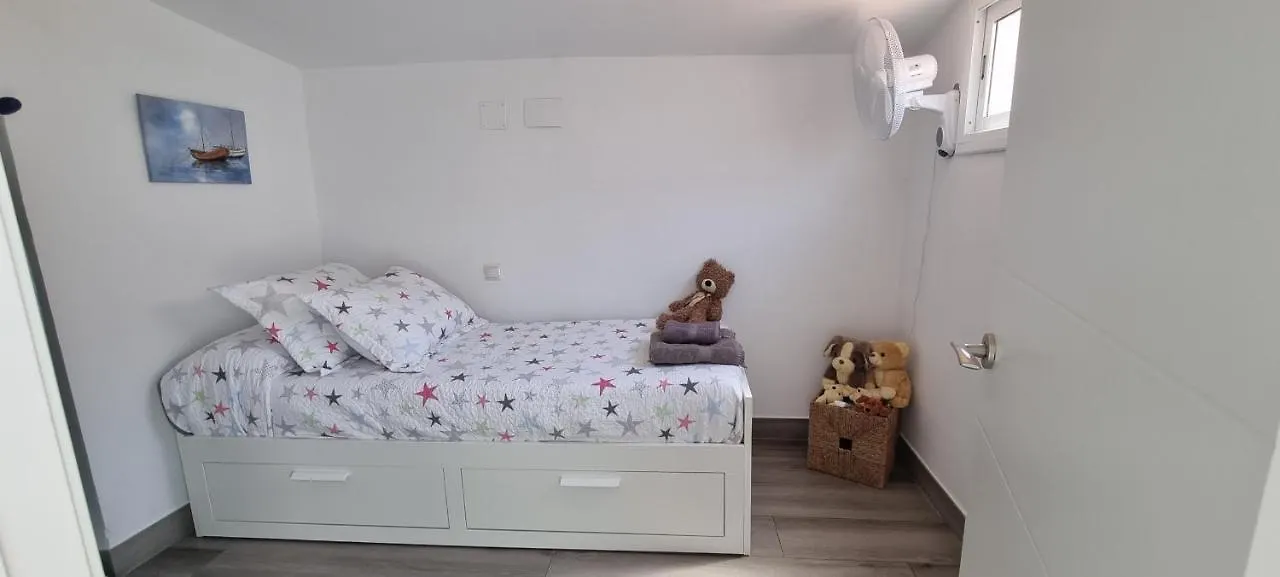 Daire Apart Roc St Gaieta Roda de Bará İspanya